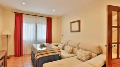 Semi-detached house on Calle Málaga photo 9