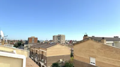 Terraced house on Carrer de Lola Anglada photo 4