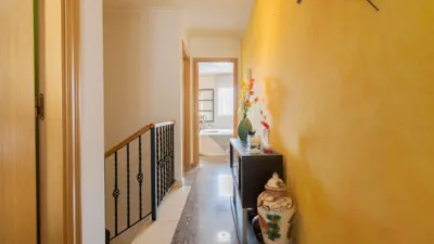 Terraced house on Plaza Clara Campoamor Street photo 43