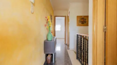 Terraced house on Plaza Clara Campoamor Street photo 42