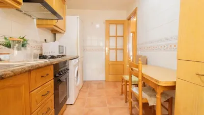 Terraced house on Plaza Clara Campoamor Street photo 14