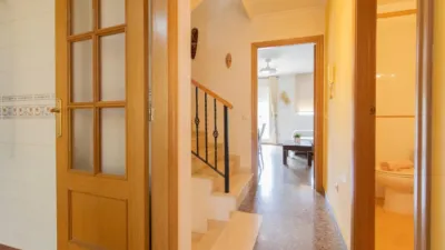 Terraced house on Plaza Clara Campoamor Street photo 11