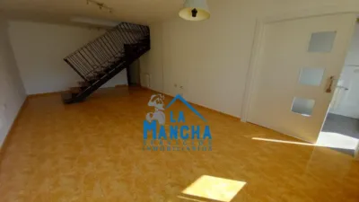 Casa – Madrigueras - Más