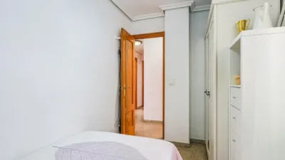 Piso en calle Águila de Oro photo 18