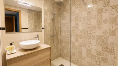 Apartment on Cueva de La Serrana Street photo 11