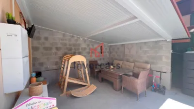 Townhouse in Barrio Otañes photo 2