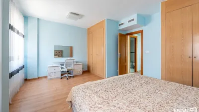 Terraced house on Clara Campoamor Street photo 26