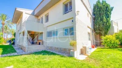 Chalet on Carrer Font Bugaya photo 22