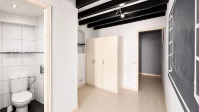 Apartment on Carrer de la Pau, 1 photo 9