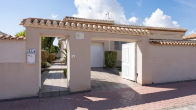Chalet on Calle Nicolás Bussi photo 5