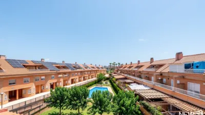 Terraced house on Clara Campoamor Street photo 18