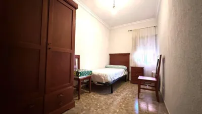 Apartment in University Area photo 9