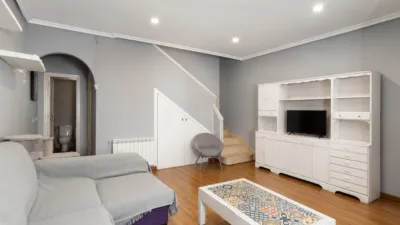 Terraced house on Calle de Alejandro Casona photo 3