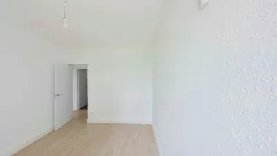 Flat in Parla photo 18