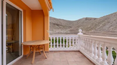 Duplex on Calle Caleta photo 9