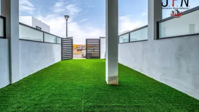 House on Calle de la Orilla photo 4