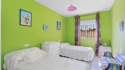 Chalet on Fco.Fdez.Santos Street (Ur.Pretel) photo 18