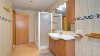 Chalet on Fco.Fdez.Santos Street (Ur.Pretel) photo 22