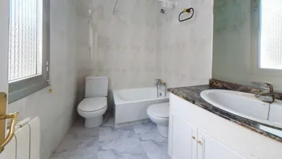 Apartment on San Mames Zumarkalea Street photo 13