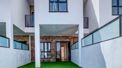 House on Calle de la Orilla photo 3
