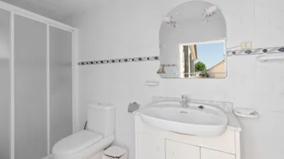 Chalet on Fco.Fdez.Santos Street (Ur.Pretel) photo 26
