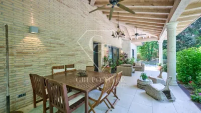 Chalet on Avenida de Vitoria photo 3