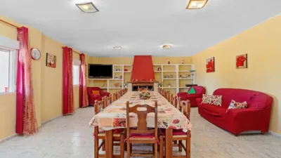 Chalet on Fco.Fdez.Santos Street (Ur.Pretel) photo 12