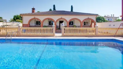 Chalet on Fco.Fdez.Santos Street (Ur.Pretel) photo 9