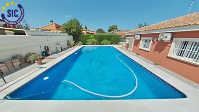 Chalet on Carrer Enrique Granados photo 15