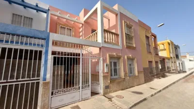 Townhouse in Plaza Fosforito photo 6