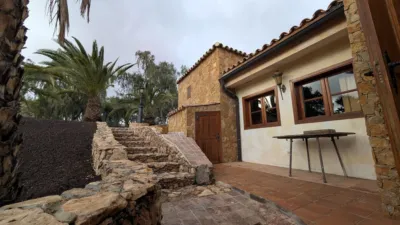 Chalet on Los Atolladeros Street photo 26