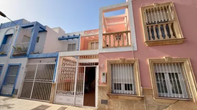 Townhouse in Plaza Fosforito photo 5