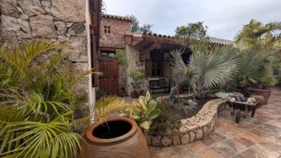 Chalet on Los Atolladeros Street photo 3