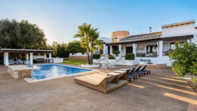 Chalet on Calle 8742 - Sa Casa Blanca (Pun photo 2