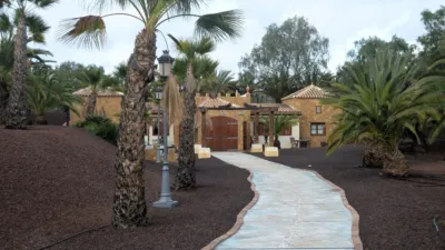 Chalet on Los Atolladeros Street photo 23