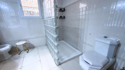Apartment on Calle de Ramón Gallud photo 17