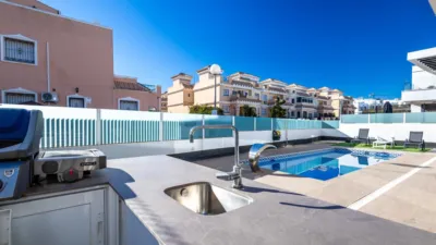 Chalet on Calle Ebro photo 8