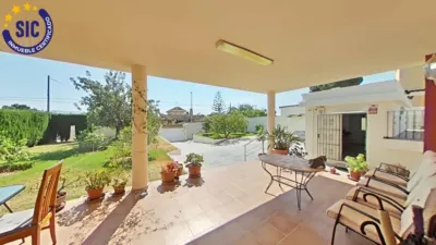 Chalet on Carrer Enrique Granados photo 6