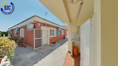 Chalet on Carrer Enrique Granados photo 8