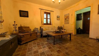 Chalet on Los Atolladeros Street photo 9