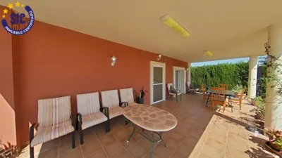 Chalet on Carrer Enrique Granados photo 3