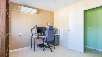 Apartment on Pintor Carlos Santiestebn Street photo 33