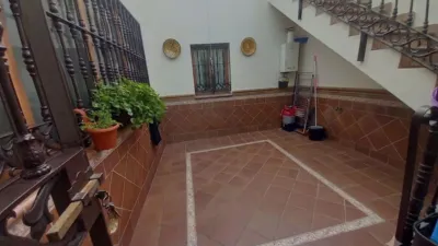 Semi-detached house on Calle de la Virgen de la Merced photo 7