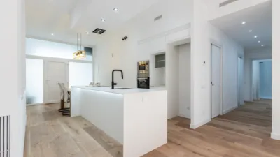 Flat on Carrer de l'Abat Escarré photo 13