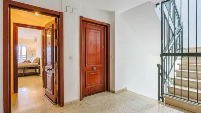 Apartment on Pintor Carlos Santiestebn Street photo 40