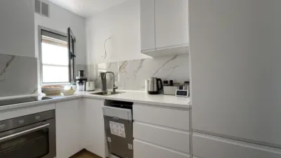 Apartment in Calle del Valle Menéndez, 1 photo 9