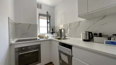 Apartment in Calle del Valle Menéndez, 1 photo 10