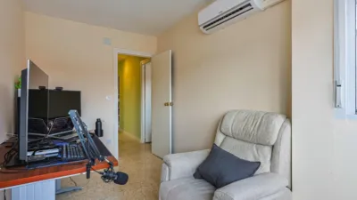 Apartment on Pintor Carlos Santiestebn Street photo 27