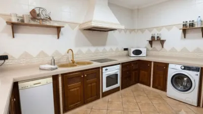 Semi-detached house on Calle de la Virgen de la Merced photo 5
