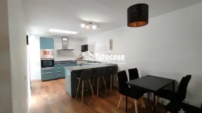 Casa adosada en alquiler en Calle de Severo Ochoa, Vista Azul-Consolación (Distrito Zona Centro. Dos Hermanas) de 950 €<span>/mes</span>